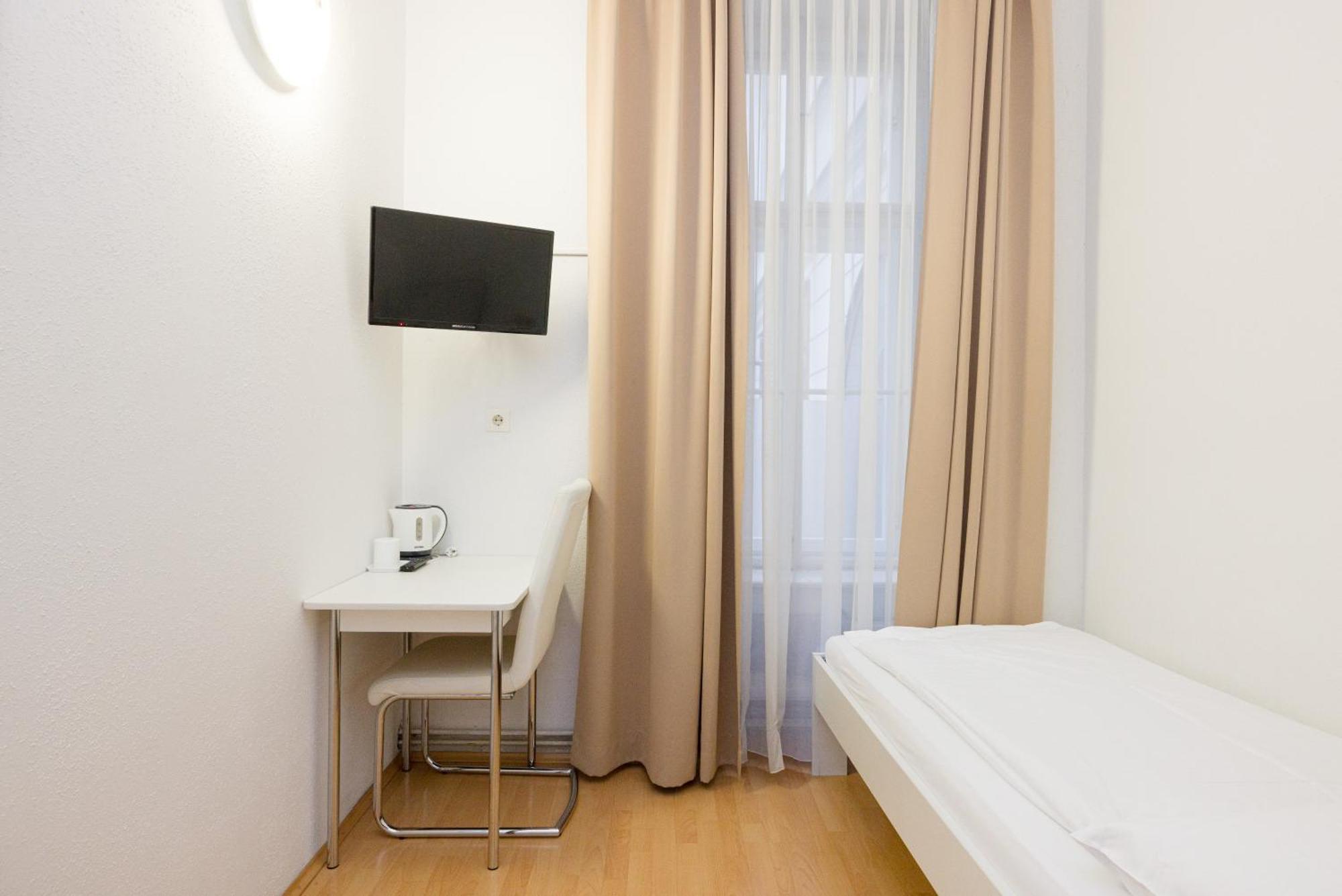 Pension Votiv Wenen Kamer foto